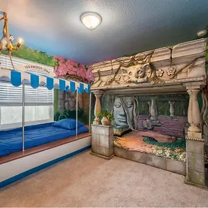 Luxurious New 9br W Game Theater Pool Davenport